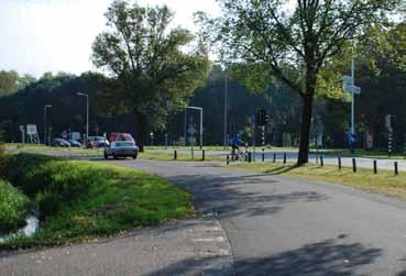 De benodigde oppervlakte voor tijdelijke omrijroutes en werkterreinen moet tot een minimum beperkt worden.