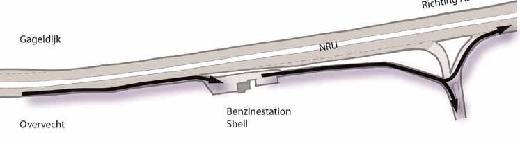 De afstand tussen het Shell benzinestation en de Moldaudreef is te kort om het uitvoegende verkeer van de NRU naar de Moldaudreef veilig te combineren met het verkeer van het benzinestation naar de