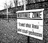 11.45u Vertrek naar Oranienburg, Zelfgemaakt lunchpakket in de bus. 13.00u Bezoek met gids aan Concentratiekamp Sachsenhausen 15.