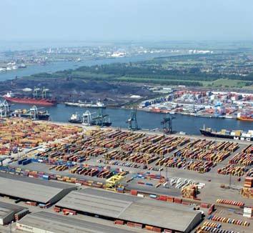 We gingen te rade bij Eddy Bruyninckx, Chief Executive Officer van de haven van Antwerpen. De Antwerpse haven is de 4de haven van de wereld en biedt werk aan vele tienduizenden mensen.