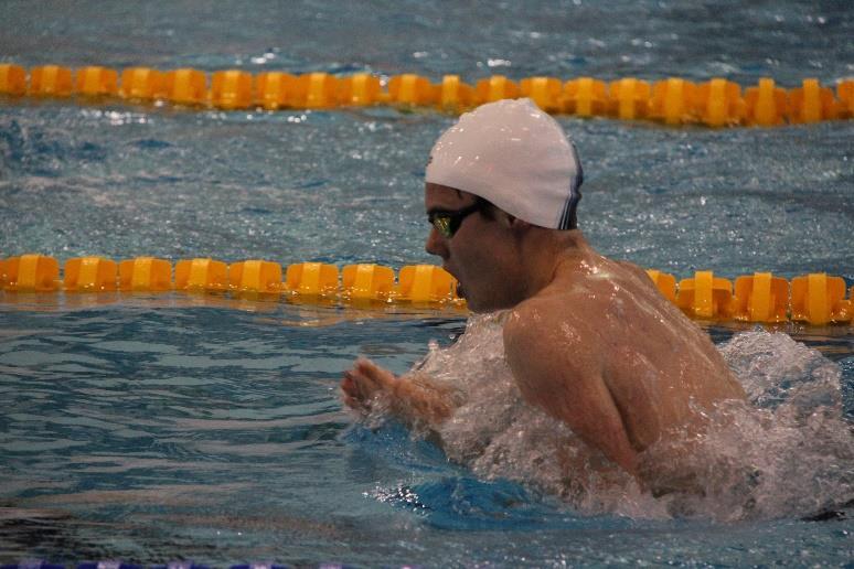 22 en Max werd na een slechte 50m schoolslag door dat hij water in slikte naar een 5de plek in 2.25.50 Nikhom werd 4de in 2.36.82 en Ivo zwom een hele mooie wissel in 2.23.