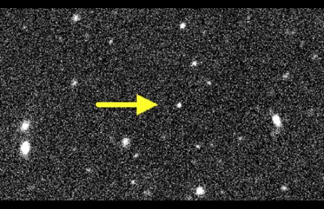 Het bijzondere is dat het een hemellichaam van die grootte is, die het dichtst bij de aarde staat. De afstand bedraagt slechts 39 lichtjaar en dat is voor kosmische begrippen heel dichtbij.