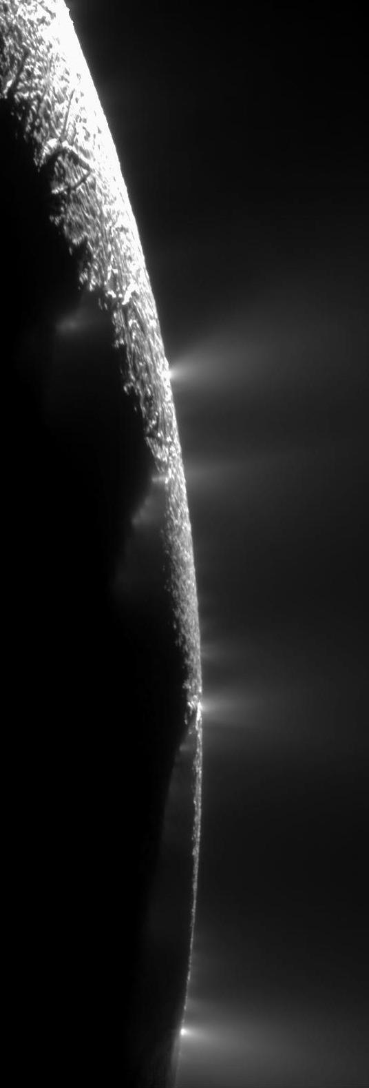 Een zeer grillig landschap liet de foto zien toen het op minder dan 50 kilometer hoogte langs Enceladus op 28 oktober vloog MAANFASEN Laatste Kwartier Nieuwe Maan Eerste