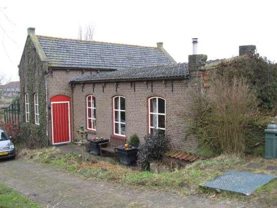 Waterschap de Vrije Polders onder Tholen, 1906 - Gemeente Tholen. Het waterschap de vrije polders onder Tholen. Het waterschap Tholen gev. te St.Maartensdijk. 1. Mosselhoek G 1036 stoomgemaal, erf, watergang 0.