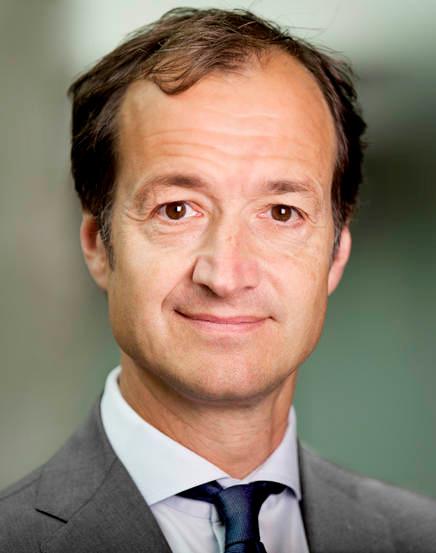 In 2004 treedt Eric Wiebes in dienst van het ministerie van Economische Zaken. Hij is er achtereenvolgens directeur Marktwerking (tot 2007) en plaatsvervangend Secretaris-Generaal.