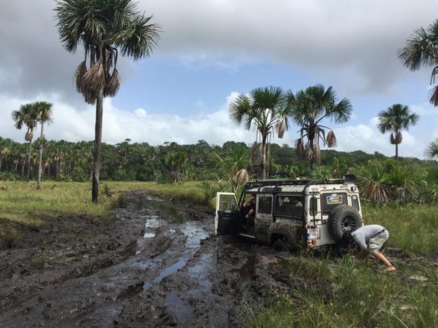 dag 17, van Oiapoque naar Cayenne We verlaten Brazilië en komen in Europa, Frans Guyana is een echte gemeente van Frankrijk. Omdat we ook Brazilië verlaten moeten we uiteraard langs de douane.