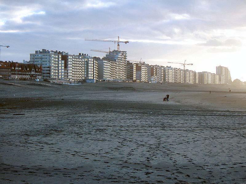 Nieuwpoort Bad Doelstelling recente Zeewering : bescherming van de kustbevolking op een natuur -