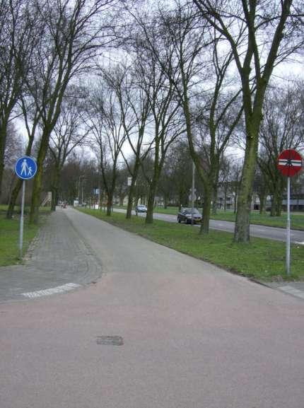 Tussen Paranadreef en Carnegiedreef is het fietspad eenrichtingsverkeer.
