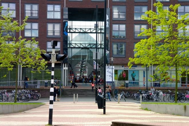 Situatieschets In het centrum van Barendrecht zijn woningen, winkels en uitgaansgelegenheden gevestigd.