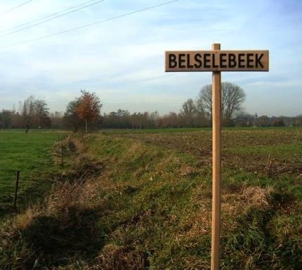 De Belselebeek In de dorpskern van Belsele heeft de Belselebeek echt haar stempel gedrukt.