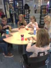 groep 7-8 Woensdag 23 november zijn we naar Hooghuis Zuid geweest voor de opendag. We hebben veel gezien.