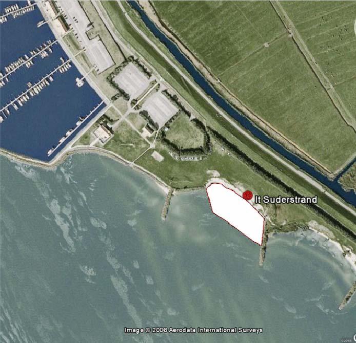 Figuur 3.3. Meetpunt en de begrenzing van de zwemzone zijn aangegeven in rood (bron: Google Earth) 3.