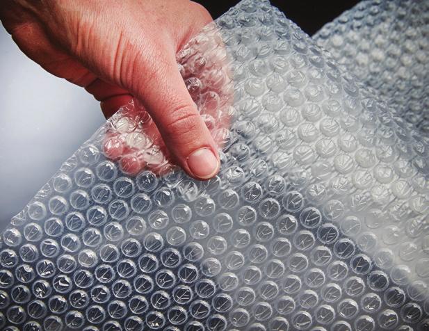 De AirCap uchtkussenfoie absorbeert schokken en beschermt zo de inhoud. Waterbestendig Mai Lite Tuff Cushioned verzendenveoppen beschermen uw producten, ongeacht de weersomstandigheden.