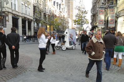 mediabikes Op een opvallende manier door het winkelend publiek heen fietsen?