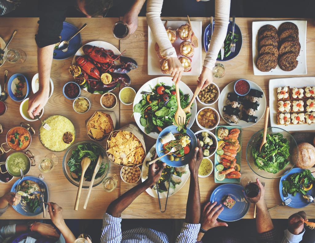 Catering op locatie Bezorging van de lunch- en dinerarrangementen op locatie is één van de vele mogelijkheden die Sport & Cultuur biedt. Zie hieronder welke prijzen worden gehanteerd.