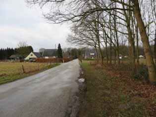 Figuur 1:Van linksboven naar rechtsonder: Het bosje aan de Amerikaweg, twee pijpen in de oever van de afwateringssloot, beide met stokken voor de ingang gestoken, pijp 5 in het talud, het