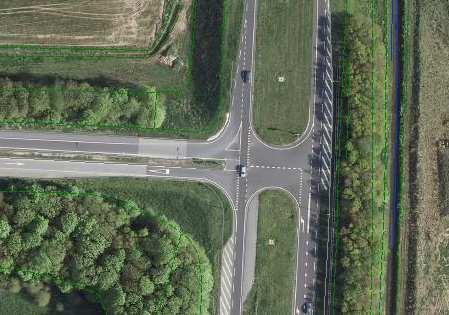 2.1 Kruispunt 1, Europaweg-afrit Arnhem/toerit Varsseveld Bij dit kruispunt is de afrit van de snelweg uit de richting van Arnhem verbonden met de Europaweg.