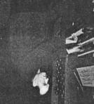 1928 21 februari De zangvereniging bestaat 25 jaar Nieuwe naam C.O.V. wat staat voor: Christelijke Oratorium Vereniging 1929 13 februari Voorzitter C.O.V. biedt Arnold Wagenaar een lauwerkrans aan onder voorwaarde dat hij niet op zijn lauweren gaat rusten.