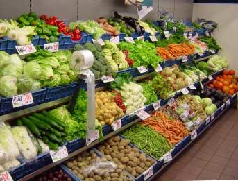 Natuurvoedingswinkel Voor de aankoopbeslissing van biologische producten spelen meerdere factoren een rol: prijs, beschikbaarheid, imago, meerwaarde en promotie.