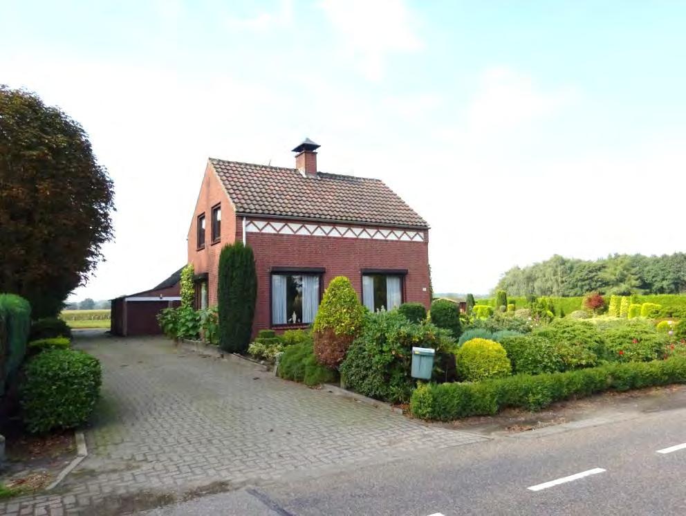 Woning Deze ruime vrijstaande woning heeft een totale inhoud van ca. 350 m³ en is ca.