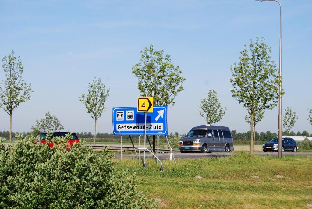 Verkenning OV-corridor Duin- en Bollenstreek - Schiphol 10 Intercity s (rijtijd 15 minuten) en twee stoptreinen (20 minuten).