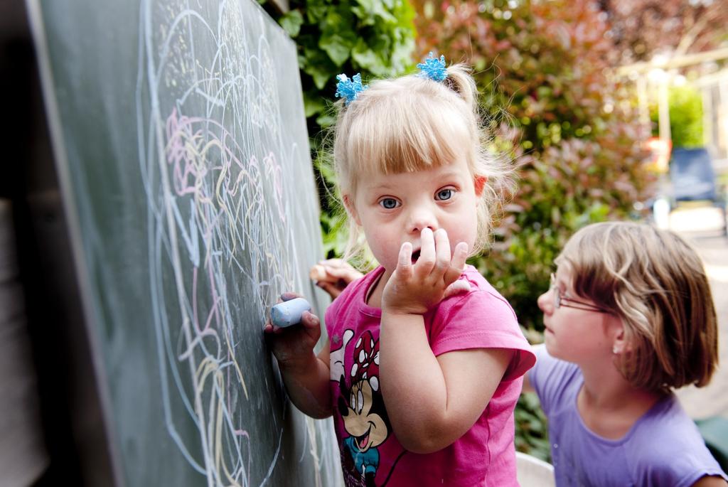 Inzamelingsactie voor de Stichting Downsyndroom Kern Friesland Hallo, mijn naam is Aaliyah Blaauw en ik zit in groep 1 van t Foarhus.