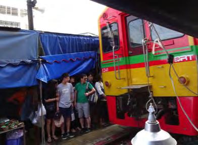 Death Railway (onvoorstelbaar dat deze spoorweg met de hand is aangelegd) en de trein die letterlijk