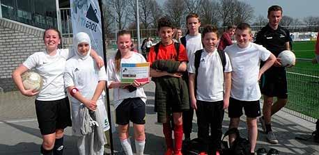 Dit jaar staat de interscholaire gepland op 8 april 2016. De leerlingen van klas 3 van het voorgezet onderwijs in Harderwijk kunnen weer kiezen uit volleybal, basketbal of voetbal.