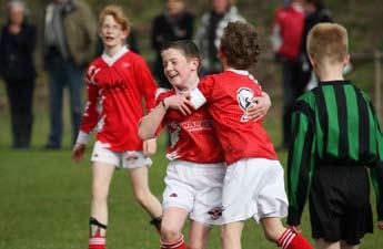 Verdiende overwinning voor E1 Estria E1 - Hapse Boys E1 (Peter Leegstraten ) De E1 mocht vandaag aantreden tegen het altijd moeilijk te bestrijden Hapsche Boys.