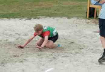 Jasper, Juul en Giel deden bij de benjamins knap mee aan al de onderdelen. Jasper won het kogelstoten en ze werden 1ste,2de en 3de in hun reeks van de 60m.