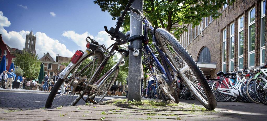 Fietsparkeren bij stations en haltes 8 De tegenstanders (17%) zijn tegen, omdat wegknippen niet altijd het parkeerprobleem oplost: Het feit dat er zoveel fietsen meerdere keren per week weggeknipt