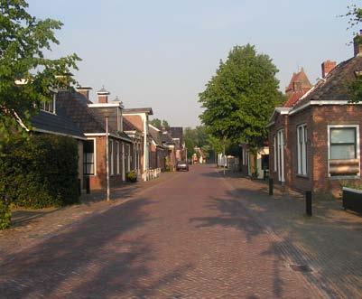 De haaks daarop gesitueerde toegangslaan (8) naar landgoed De Klinze vormt hierop een uitzondering.