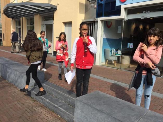 Daarna speelden we Ren-je-rot-bingo. Eerst speelden we voor de onderste rij. Toen won Melissa, daarna gingen we voor de hele kaart spelen.