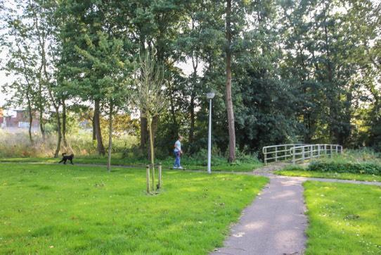 Een tennispark, golfbanen, recreatie/natuurgebied Hitland en de IJssel liggen op steenworp afstand.