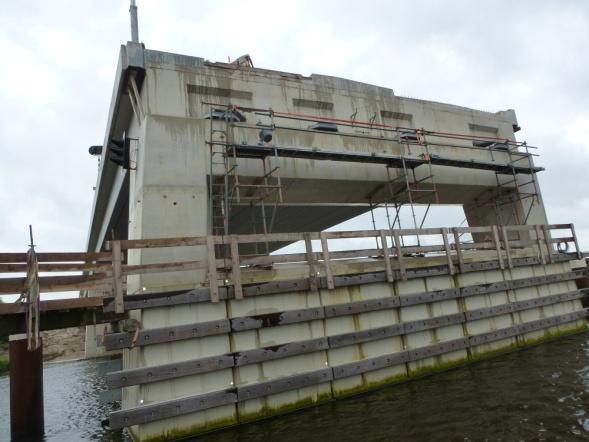 Indrukwekkend, de nieuwe brug van de Burgumerdam.