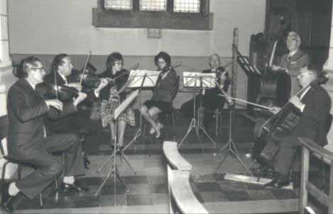 Optreden in de kerk van Lot, ca. 1978.