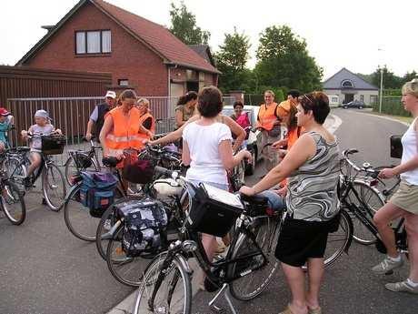 wegkapitein - Minstens 21 jaar oud voor fietsers en 25 jaar oud voor motorrijders.