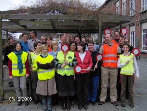 Bevoegdheden binnen je gemeente Verkeer stilleggen Groepen toelaten of verbieden over te steken Aanwijzingen geven met betrekking tot oversteken van groepen Geen PV op stellen Geen