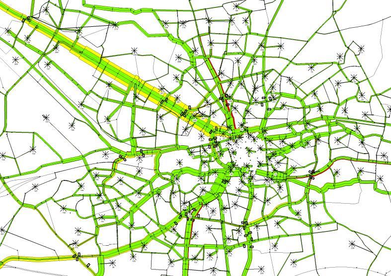 Afbeelding 8 vergelijking toegedeelde en gemeten fietsvolumes bij VRI-telpunten voor (links) en na (rechts) de kalibratie voor de verschillende initiële matrices: MON/OViN (rood), zwaartekracht