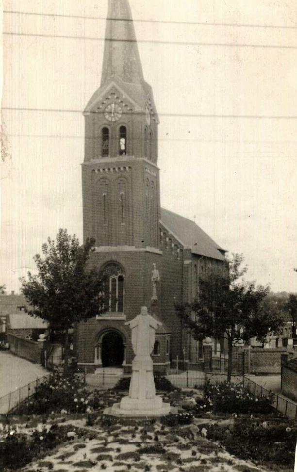 Het Heilig Hartbeeld wat bij Havens staat is daar geplaatst op 16 juni 1930 en op 17 juni ingezegend Hier een