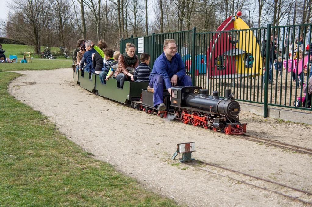 Rijseizoen 2013: Van begin april tot eind oktober rijdt de trein elke week op: Woensdag van 13.00 t/m 17.00 uur Zaterdag van 13.00 t/m 17.00 uur Zondag van 13.00 t/m 17.00 uur Schoolvakanties: Herfstvakantie: 19 oktober t/m 27 oktober, elke dag van 13.