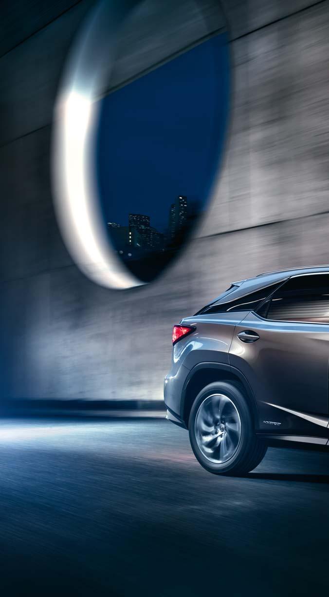 DE NIEUWE LEXUS RX INLEIDING MET DE NIEUWE LEXUS RX 450h HEBBEN WE BESTAANDE GRENZEN TEN AANZIEN VAN DESIGN VERLEGD.