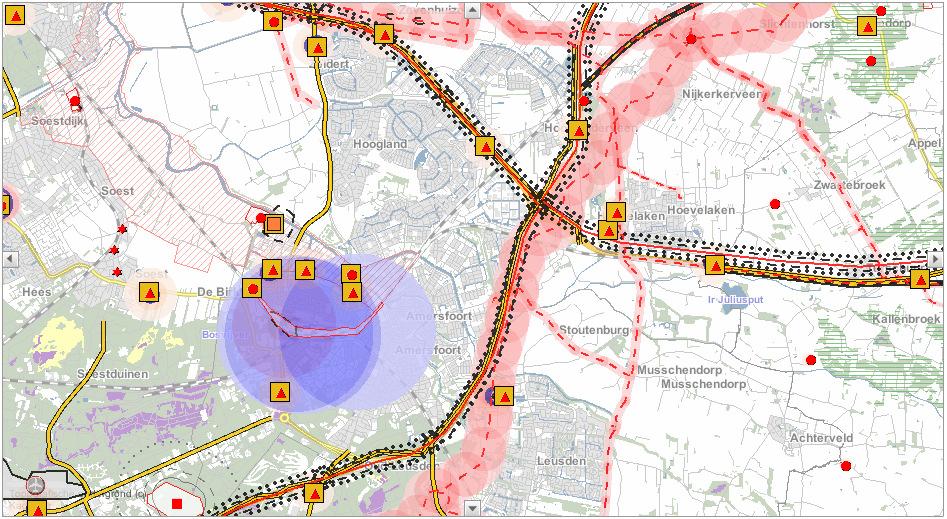 4.2 Risicokaart Op de risicokaart worden risicovolle inrichtingen en transportroutes weergegeven.