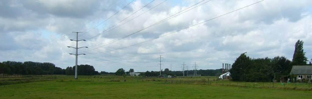 De hoge rivierduinen met bos steken sterk af tegen het open dal van de Oude IJssel, de beekdalen en de open akkers.