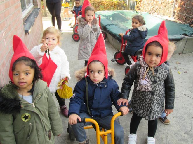 Alle kinderen maakten een web met er