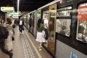 In steden zoals Parijs of Londen bedraagt het marktaandeel van het openbaar vervoer 80%.