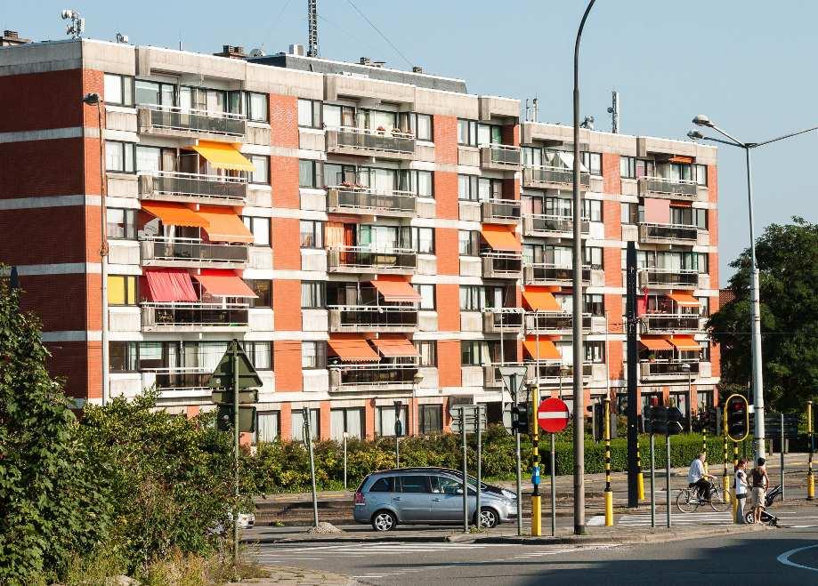 10. Bereikbaarheid Met de bus Dichtste haltes: - Zwijnaardsesteenweg - Burgravenlaan - Fortlaan Die haltes worden bediend door lijnen: 5, 9, 27, 28, 41, 43, 65, 67, 94, 96 34 tot 36, 55, 57, 58, 70