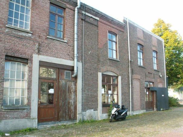 Pagina 2 1. Inleiding Het voornemen is om het plangebied Bogardeind 51-Slachthuisstraat 1 te Geldrop her in te richten.