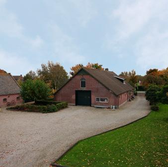 Woonboerderij met bijgebouw Voor u ligt de brochure met informatie over de woning waarin u interesse heeft.