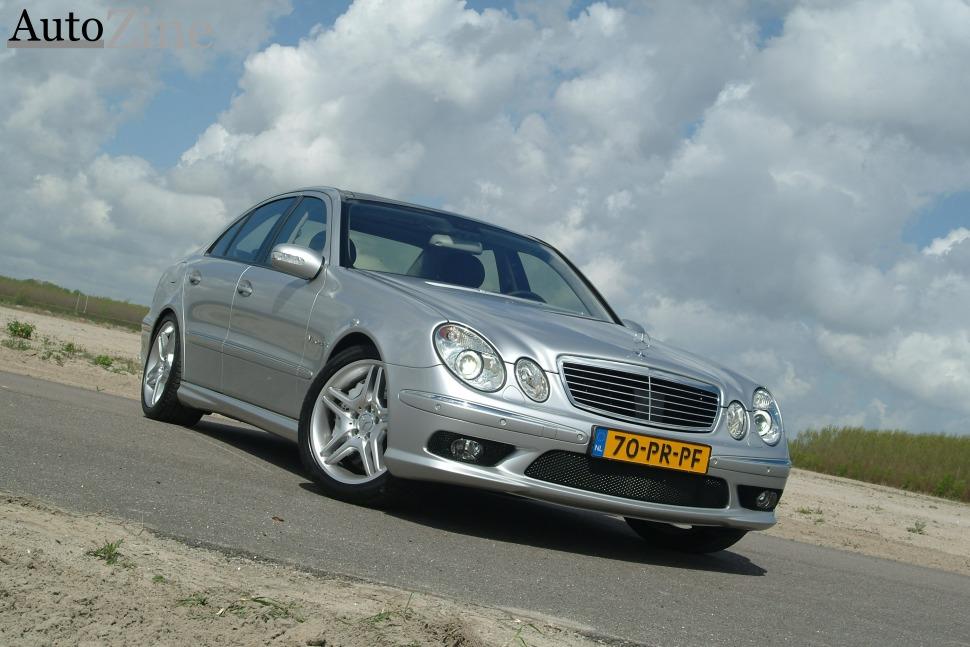 Samenvatting De Mercedes-Benz E-Klasse AMG is een zakensedan die presteert als een sportwagen.